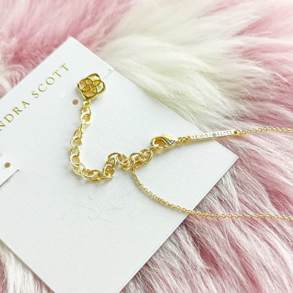 Gold Ari Heart Rose Quartz Pendant Necklace - Picture 3 of 3